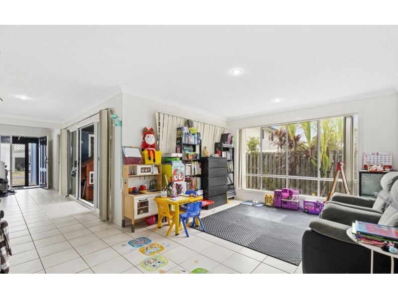 14 Norfolk Drive, Pacific Pines QLD 4211