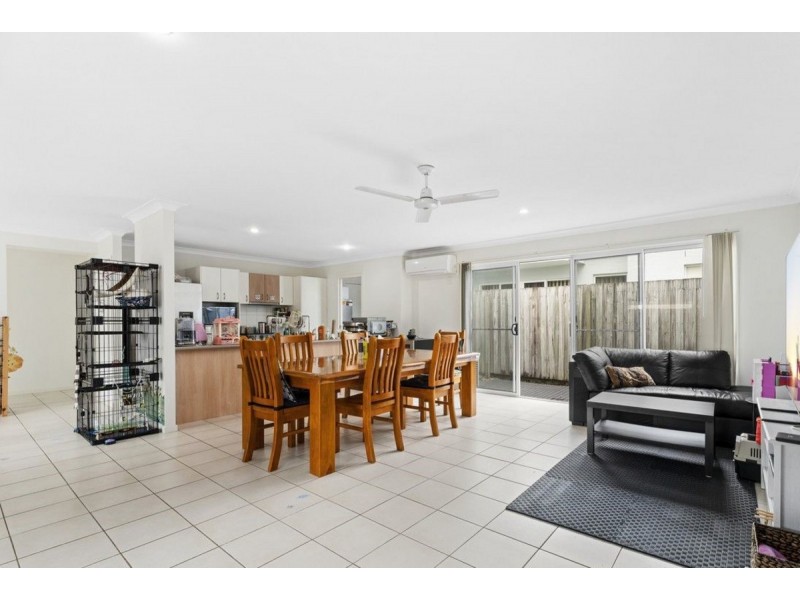14 Norfolk Drive, Pacific Pines QLD 4211