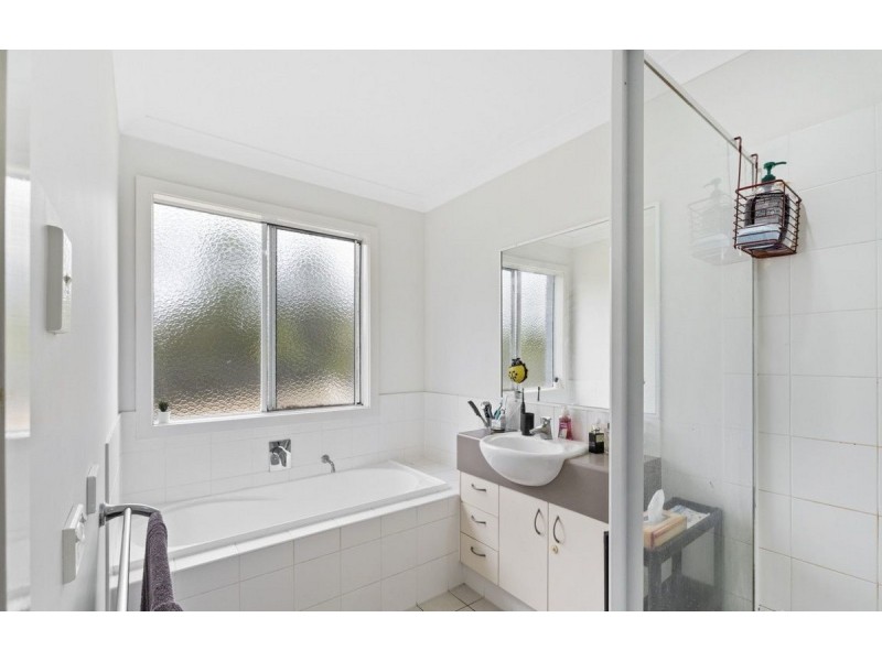 14 Norfolk Drive, Pacific Pines QLD 4211