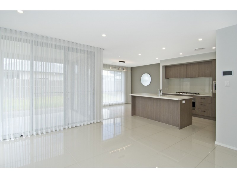 9 Olive Street, Helensvale QLD 4212