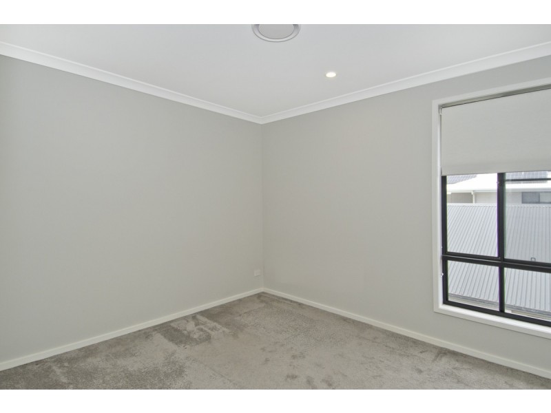 9 Olive Street, Helensvale QLD 4212