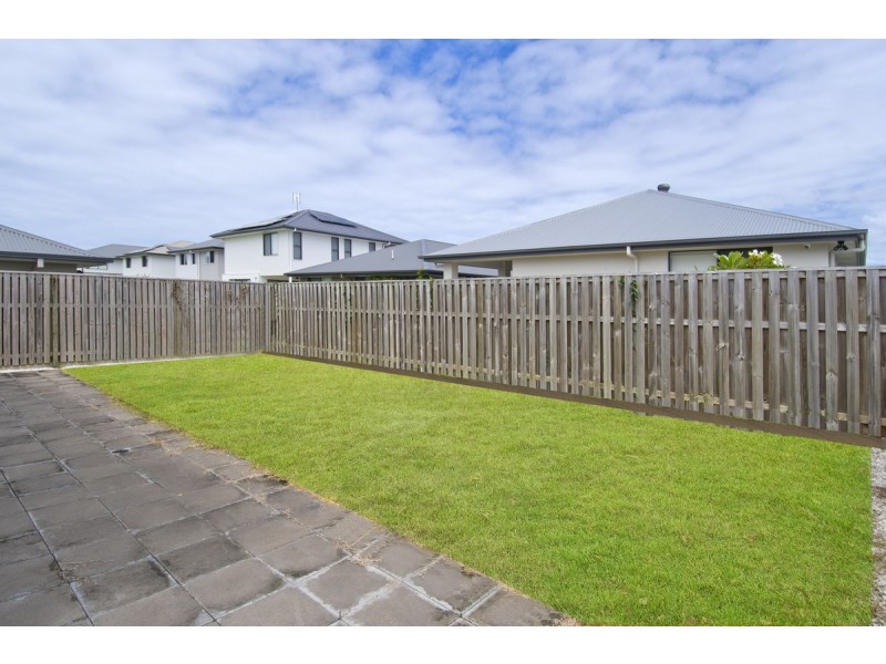9 Olive Street, Helensvale QLD 4212
