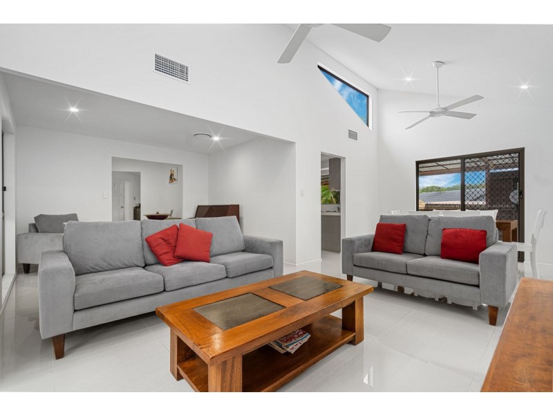 46 Stretton Drive, Helensvale QLD 4212