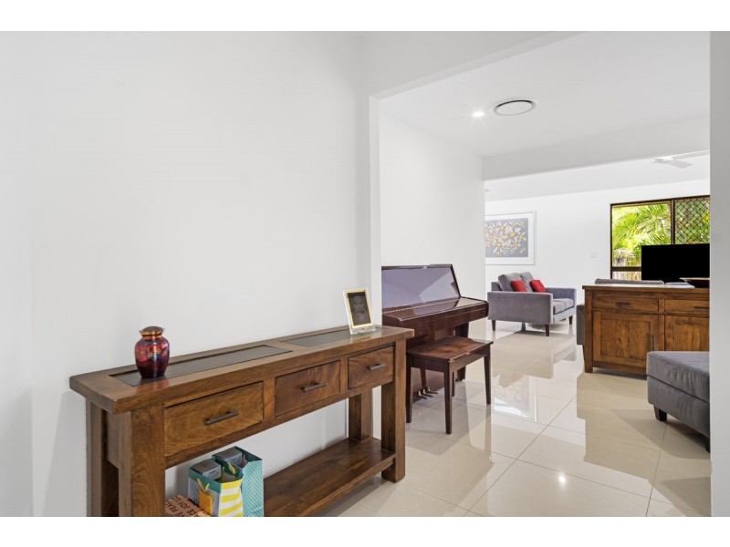 46 Stretton Drive, Helensvale QLD 4212