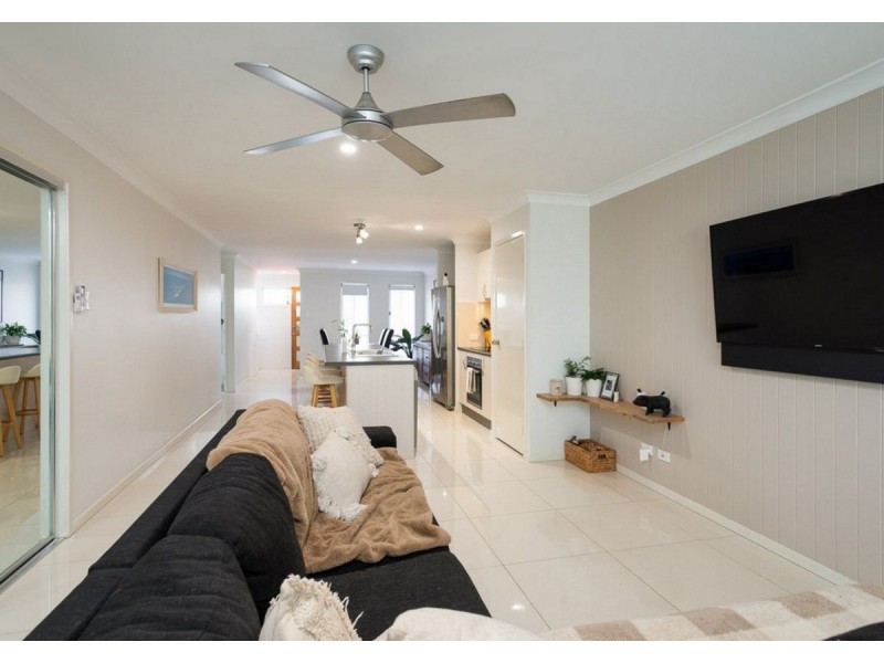 1/66 Hawkesbury Avenue, Pacific Pines QLD 4211