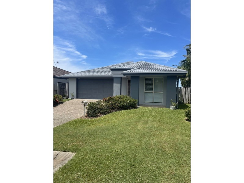 4 Lou Place, Pacific Pines QLD 4211