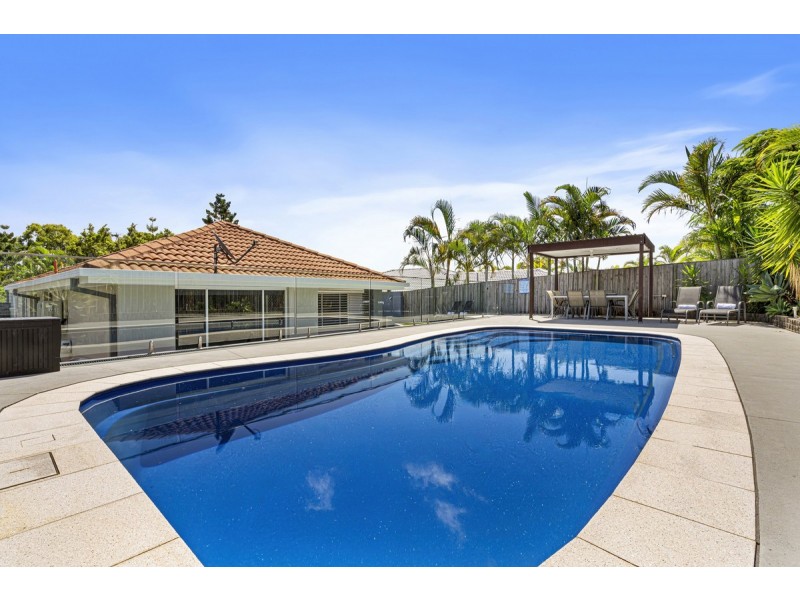 5 Irvine Street, Pacific Pines QLD 4211