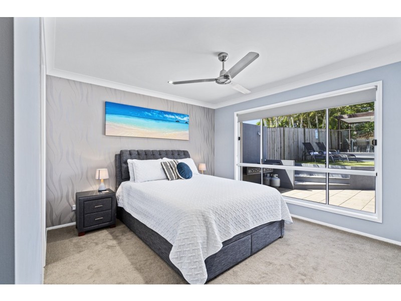 5 Irvine Street, Pacific Pines QLD 4211