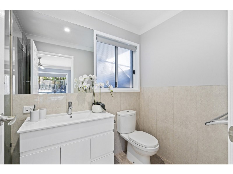 5 Irvine Street, Pacific Pines QLD 4211