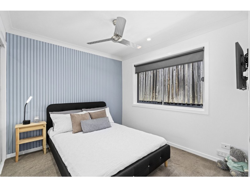 5 Irvine Street, Pacific Pines QLD 4211