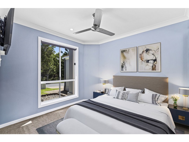 5 Irvine Street, Pacific Pines QLD 4211