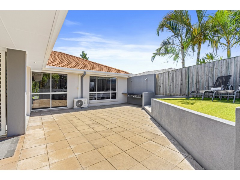 5 Irvine Street, Pacific Pines QLD 4211