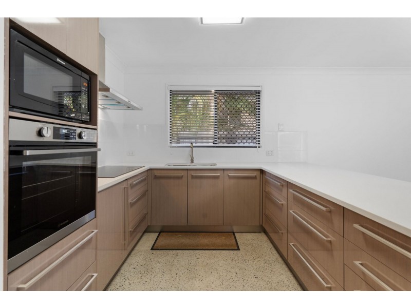 8 Polynesia Avenue, Pacific Pines QLD 4211
