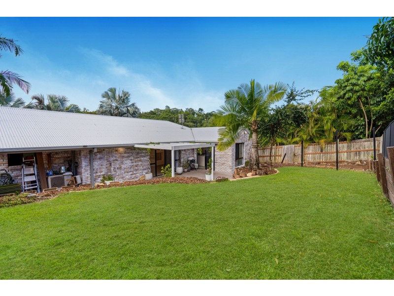 8 Polynesia Avenue, Pacific Pines QLD 4211
