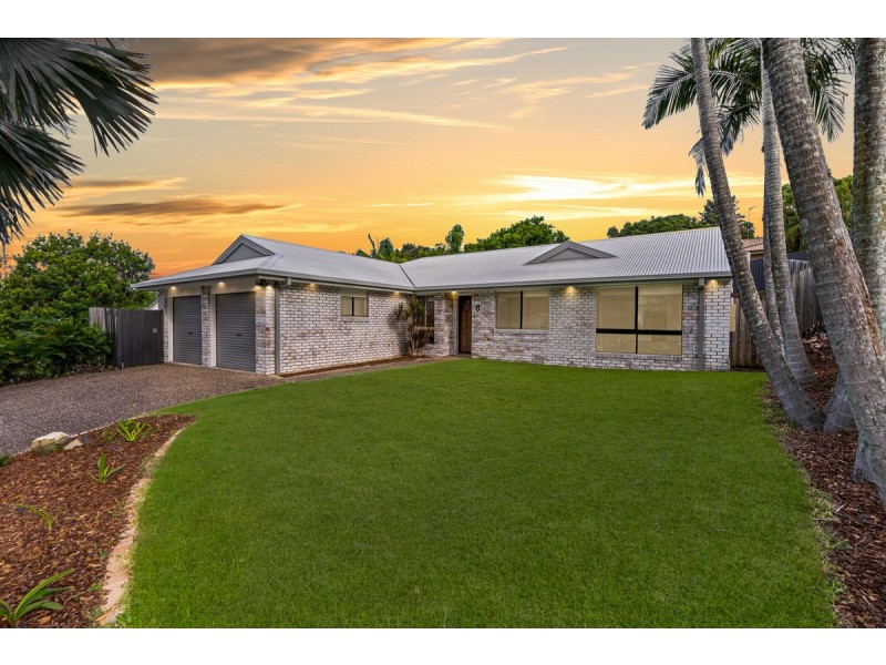 8 Polynesia Avenue, Pacific Pines QLD 4211