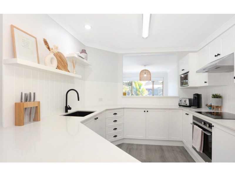 13 Bernini Drive, Coombabah QLD 4216