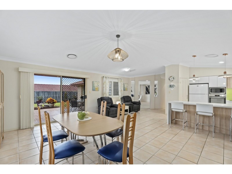 22 Pandora Crescent, Pacific Pines QLD 4211