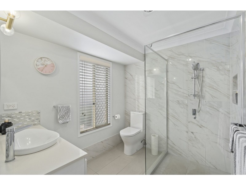 22 Pandora Crescent, Pacific Pines QLD 4211