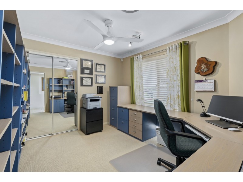 22 Pandora Crescent, Pacific Pines QLD 4211