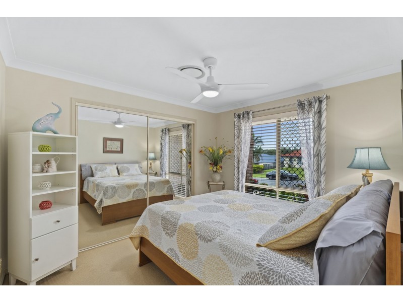 22 Pandora Crescent, Pacific Pines QLD 4211