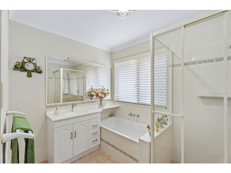 22 Pandora Crescent, Pacific Pines QLD 4211