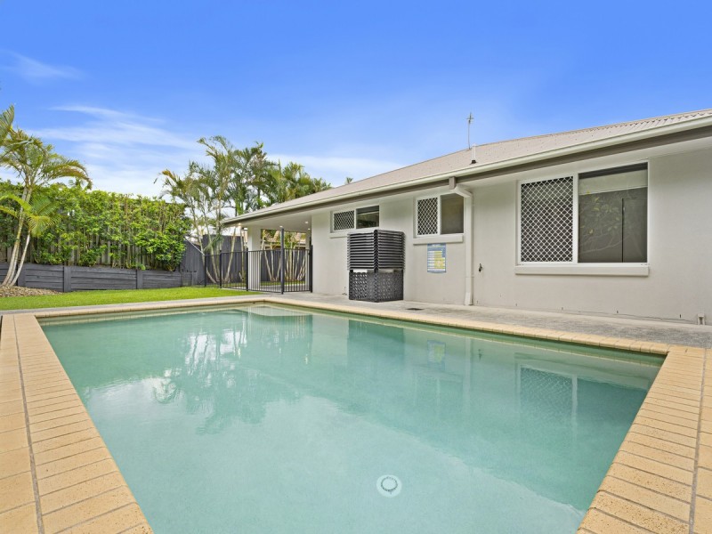 20 Carmarthen Circuit, Pacific Pines QLD 4211