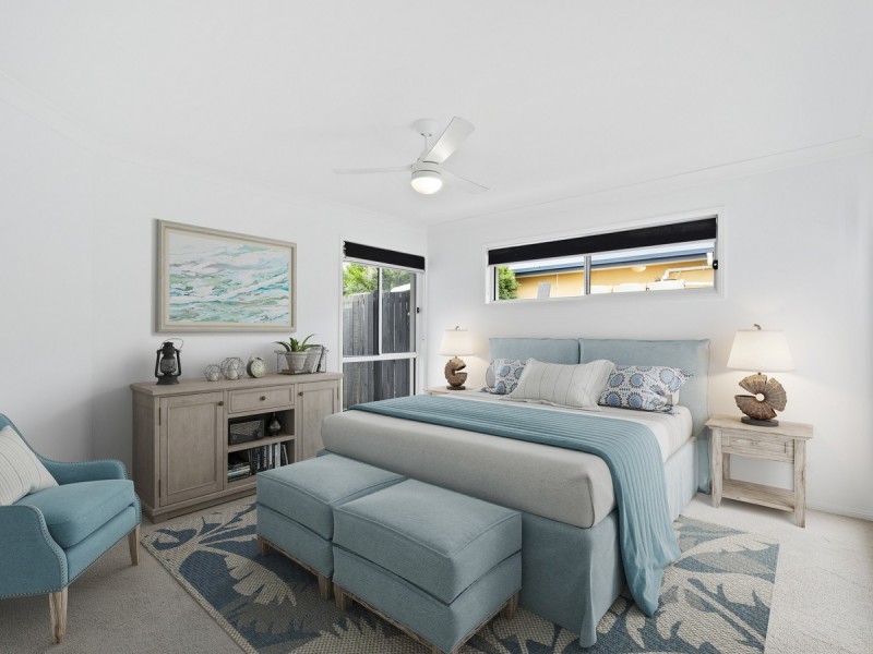 20 Carmarthen Circuit, Pacific Pines QLD 4211