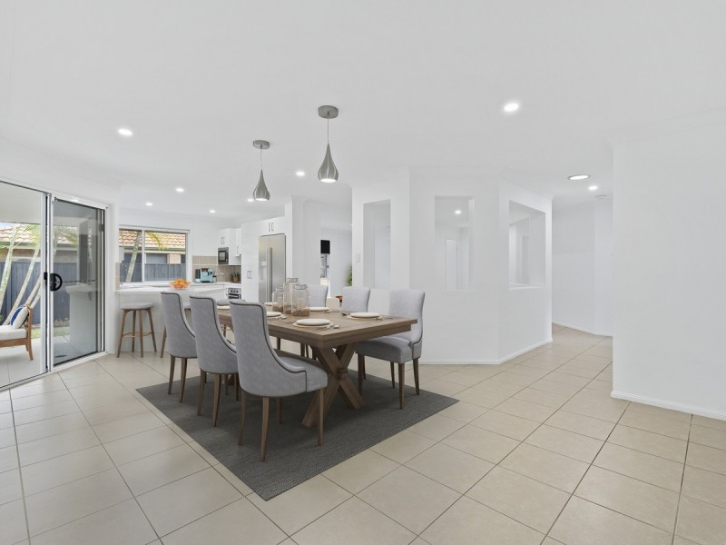 20 Carmarthen Circuit, Pacific Pines QLD 4211