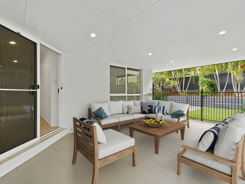 20 Carmarthen Circuit, Pacific Pines QLD 4211
