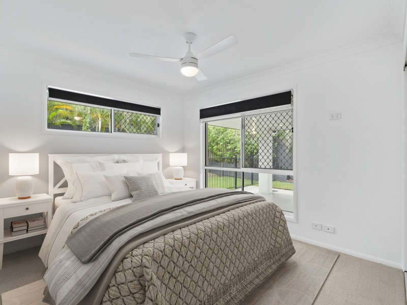 20 Carmarthen Circuit, Pacific Pines QLD 4211