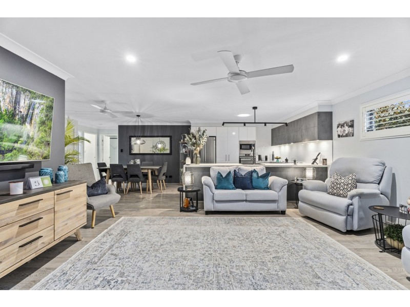 2/33 Bellinger Key, Pacific Pines QLD 4211