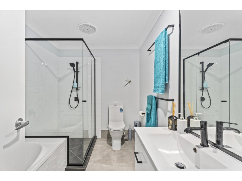 2/33 Bellinger Key, Pacific Pines QLD 4211