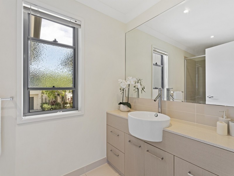 9/1 Belongil Street, Pacific Pines QLD 4211