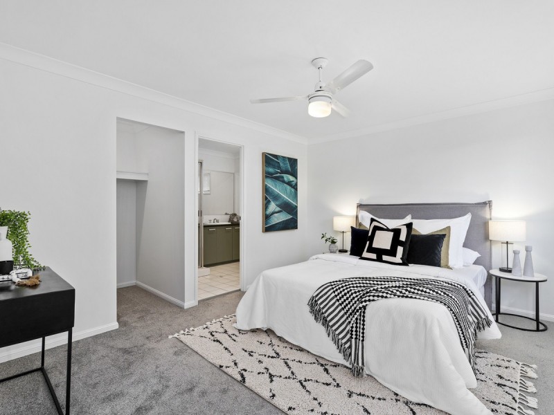 2 Wellers Street, Pacific Pines QLD 4211