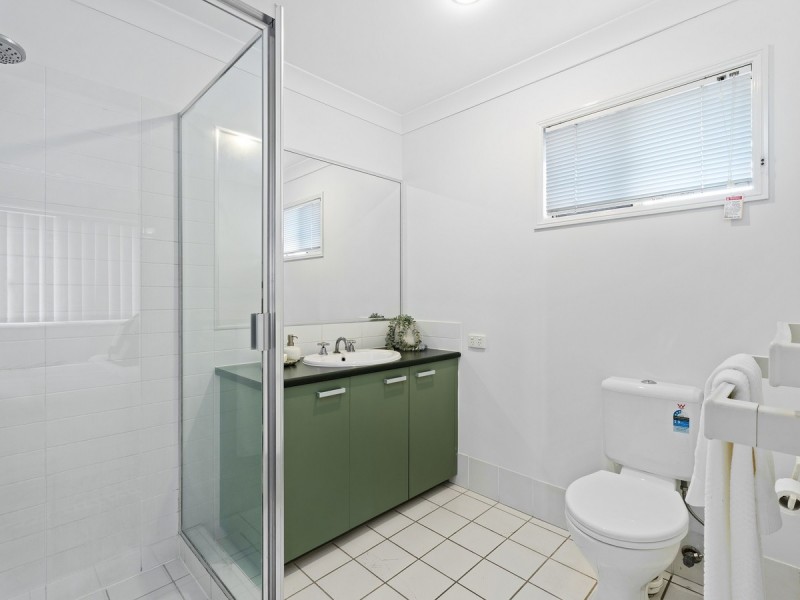 2 Wellers Street, Pacific Pines QLD 4211