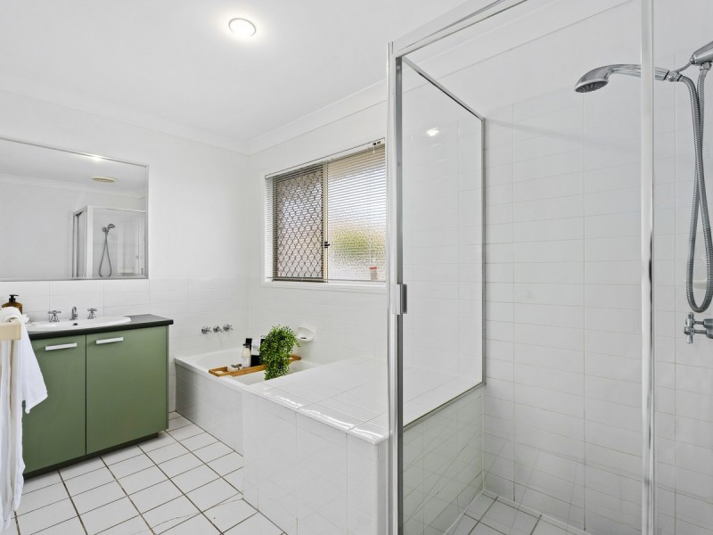 2 Wellers Street, Pacific Pines QLD 4211