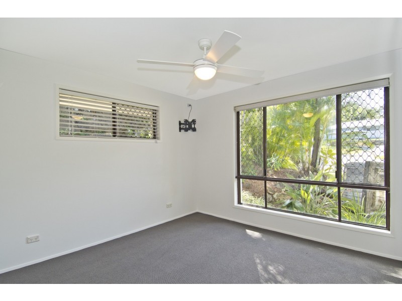 12 Robe Court, Helensvale QLD 4212