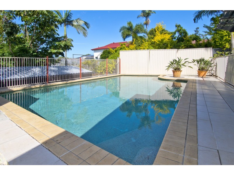 12 Robe Court, Helensvale QLD 4212