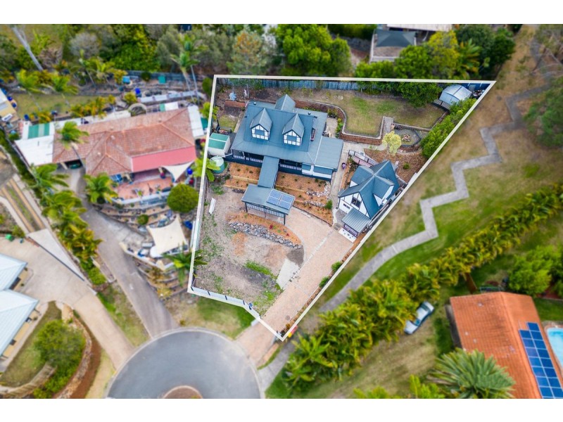 18 Robe Court, Helensvale QLD 4212