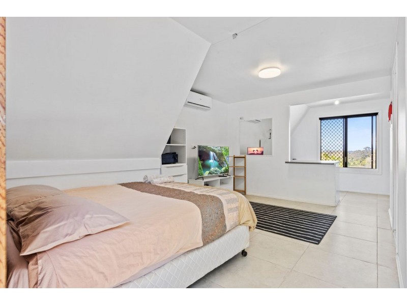 18 Robe Court, Helensvale QLD 4212