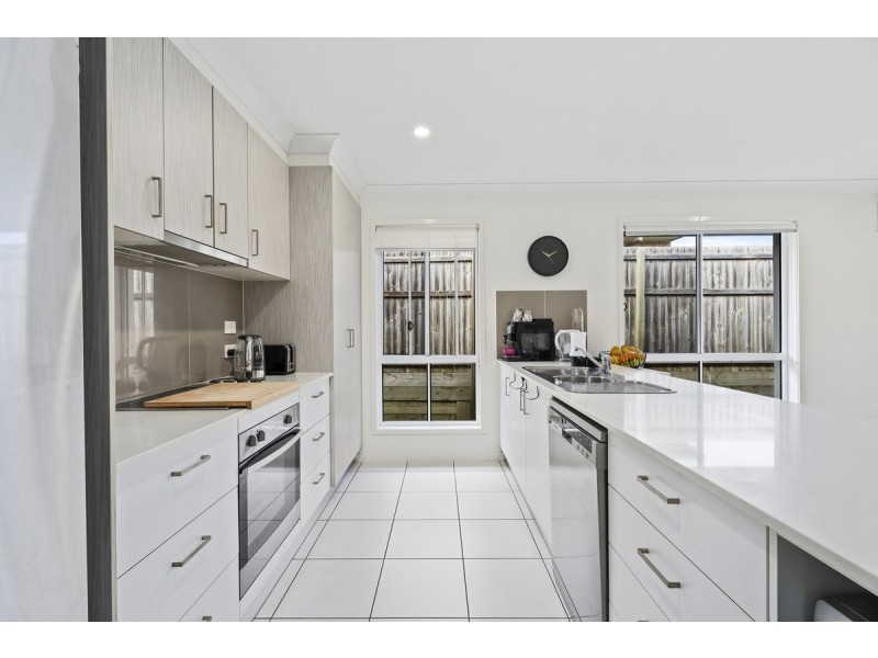 59 Macintyre Parade, Pacific Pines QLD 4211
