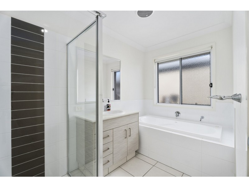 59 Macintyre Parade, Pacific Pines QLD 4211