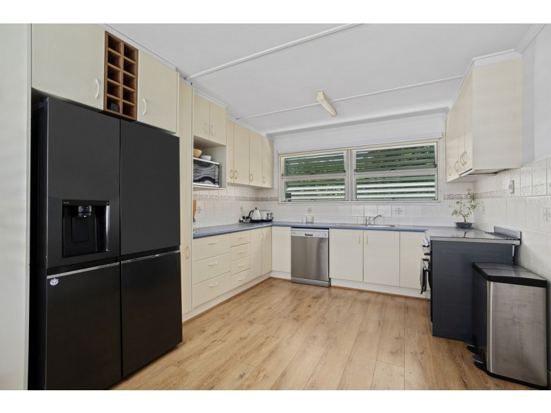 12 Mabel Avenue, Southport QLD 4215