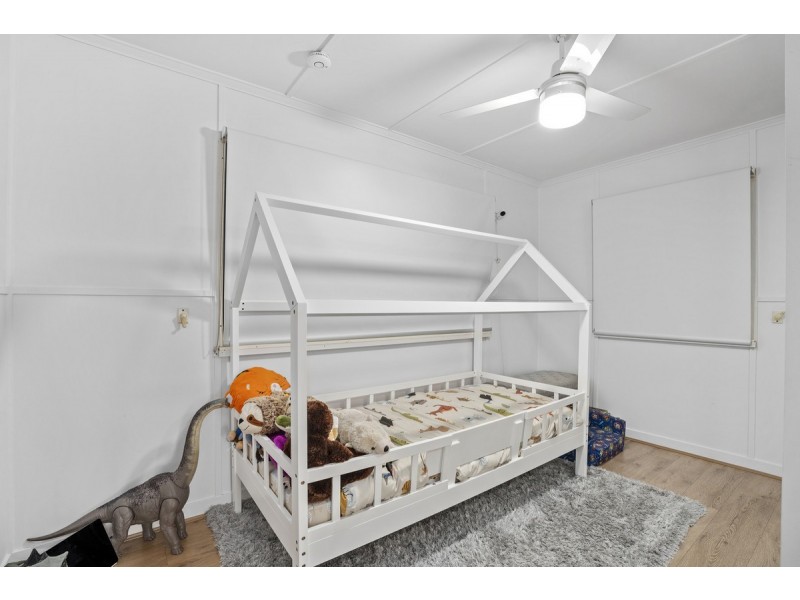 12 Mabel Avenue, Southport QLD 4215