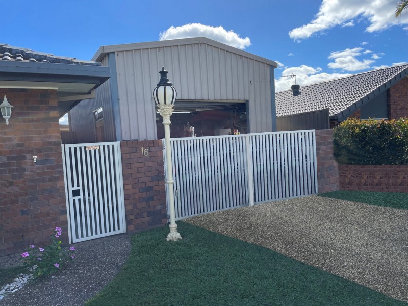 16 Ridgevale Drive, Helensvale QLD 4212