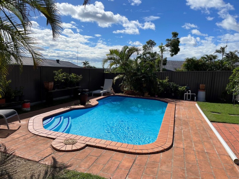 16 Ridgevale Drive, Helensvale QLD 4212