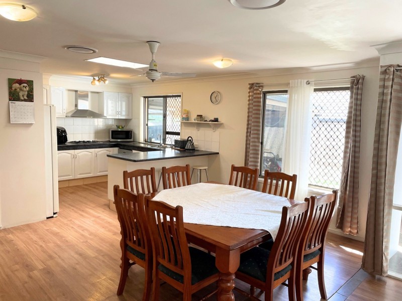 16 Ridgevale Drive, Helensvale QLD 4212