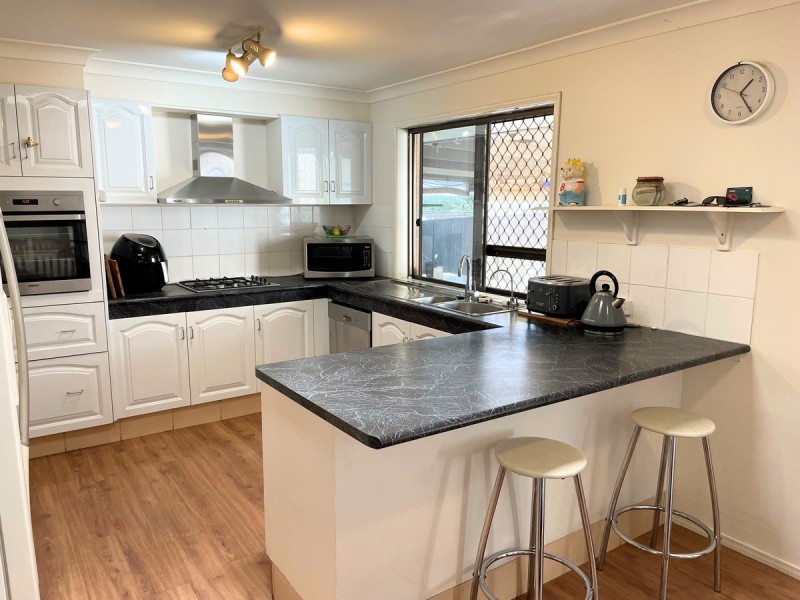 16 Ridgevale Drive, Helensvale QLD 4212
