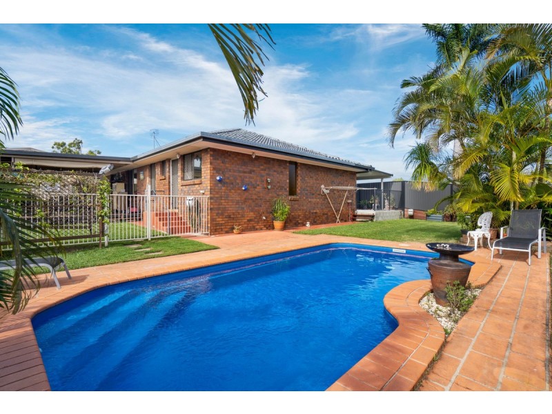 16 Ridgevale Drive, Helensvale QLD 4212