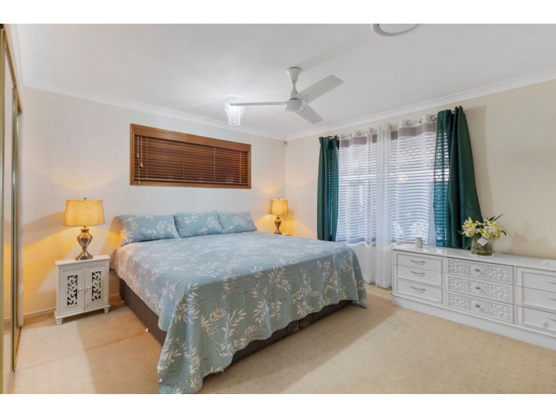 16 Ridgevale Drive, Helensvale QLD 4212